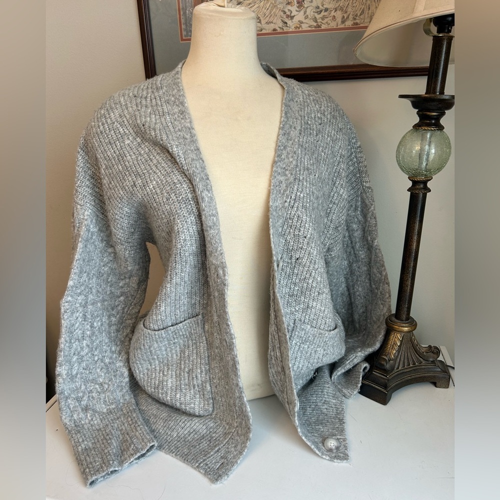 Abercrombie & Fitch Button Down Cardigan Sweater Women's Gray  Cable Knit Sz‎ m